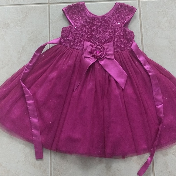 Girl size 5 fuschia special occasion holiday dress - Picture 3 of 5